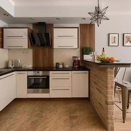 Millo Apartament Parking By Impero Познань Экстерьер фото