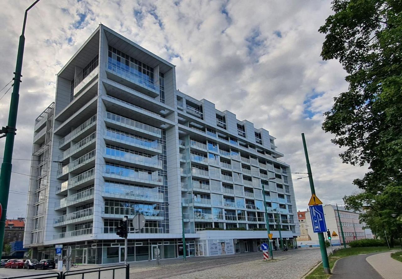 Millo Apartament Parking By Impero Познань Экстерьер фото